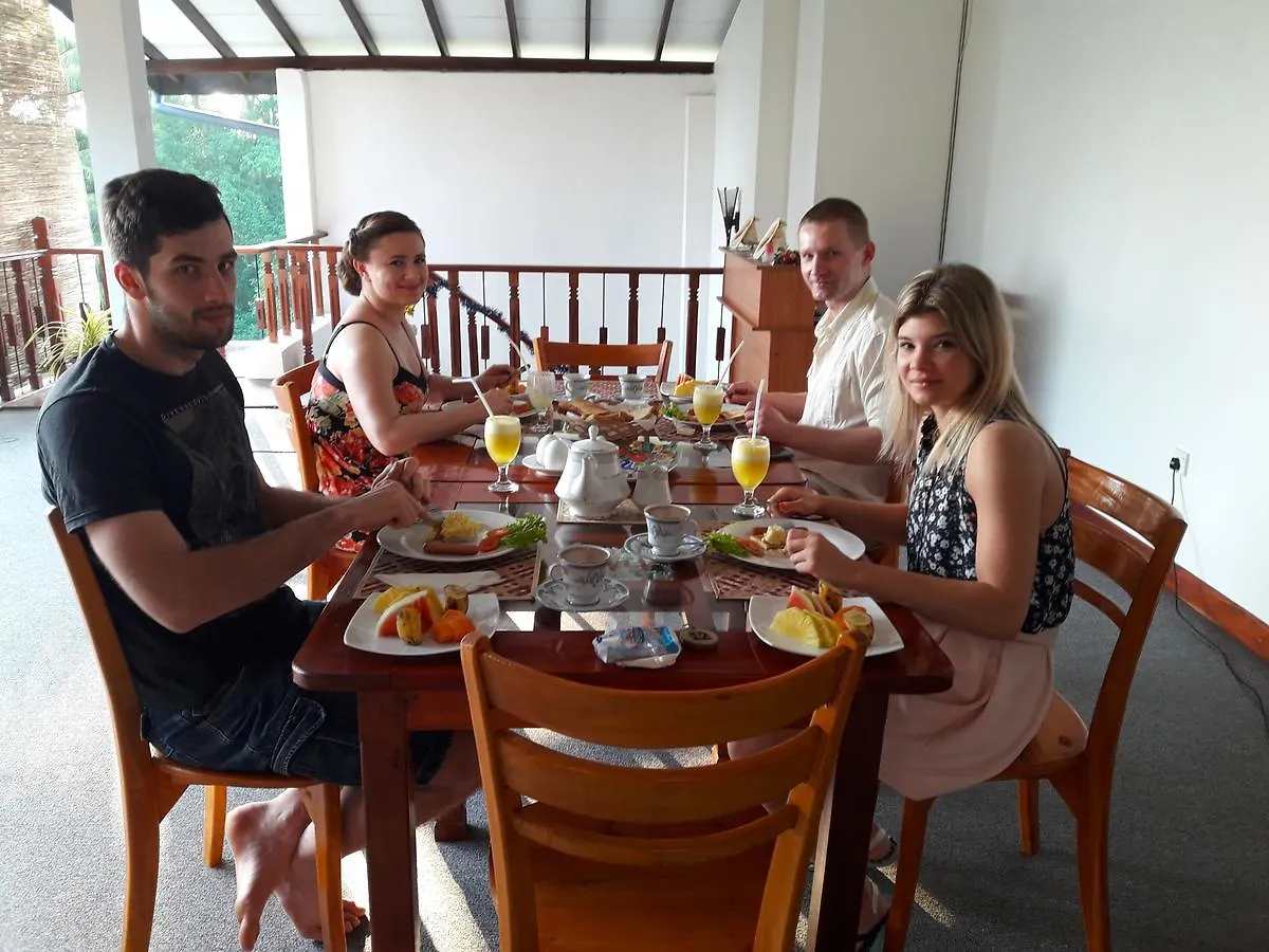 Nico Lagoon Hotel Negombo 3*,