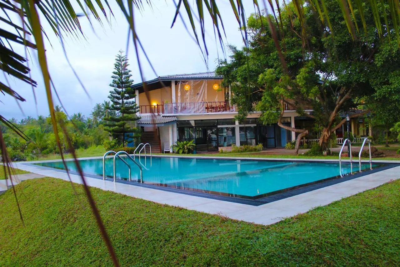 Nico Lagoon Hotel Negombo