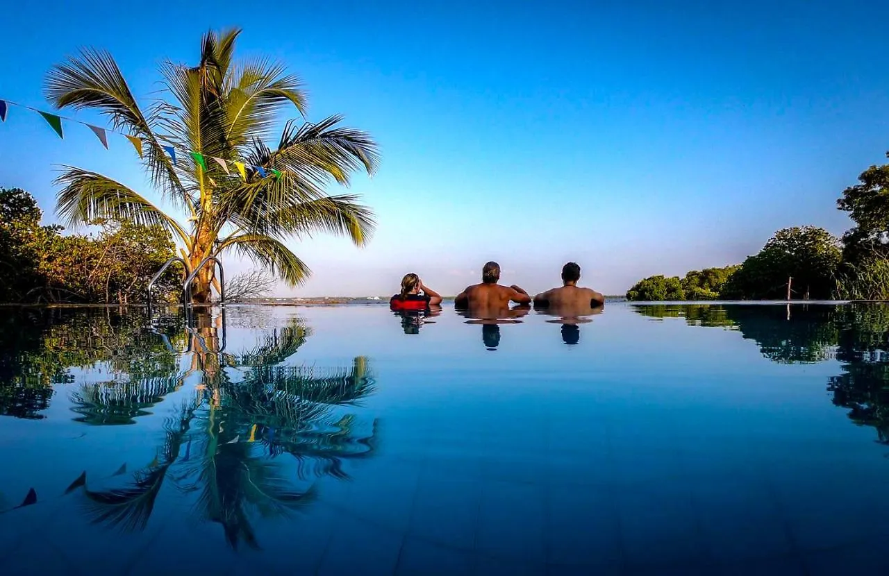 Nico Lagoon Hotel Negombo 3*,